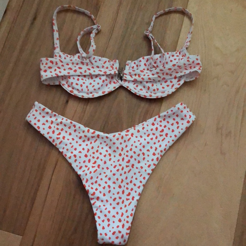 BIKINI - Picture 4 of 4